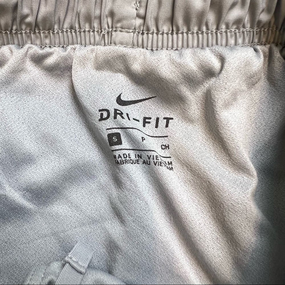 Nike Light Gray 3” Tempo Shorts. Size Small. - Picture 6 of 14